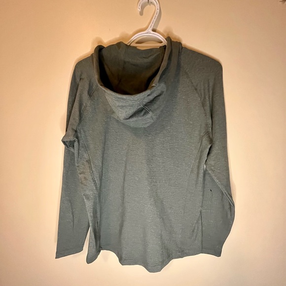 💕HELLY HENSEN💕 VERGLAS LIGHT HOODIE.  Size Medium.  NEW WITHOUT TAGS.  MINT. - Picture 6 of 7